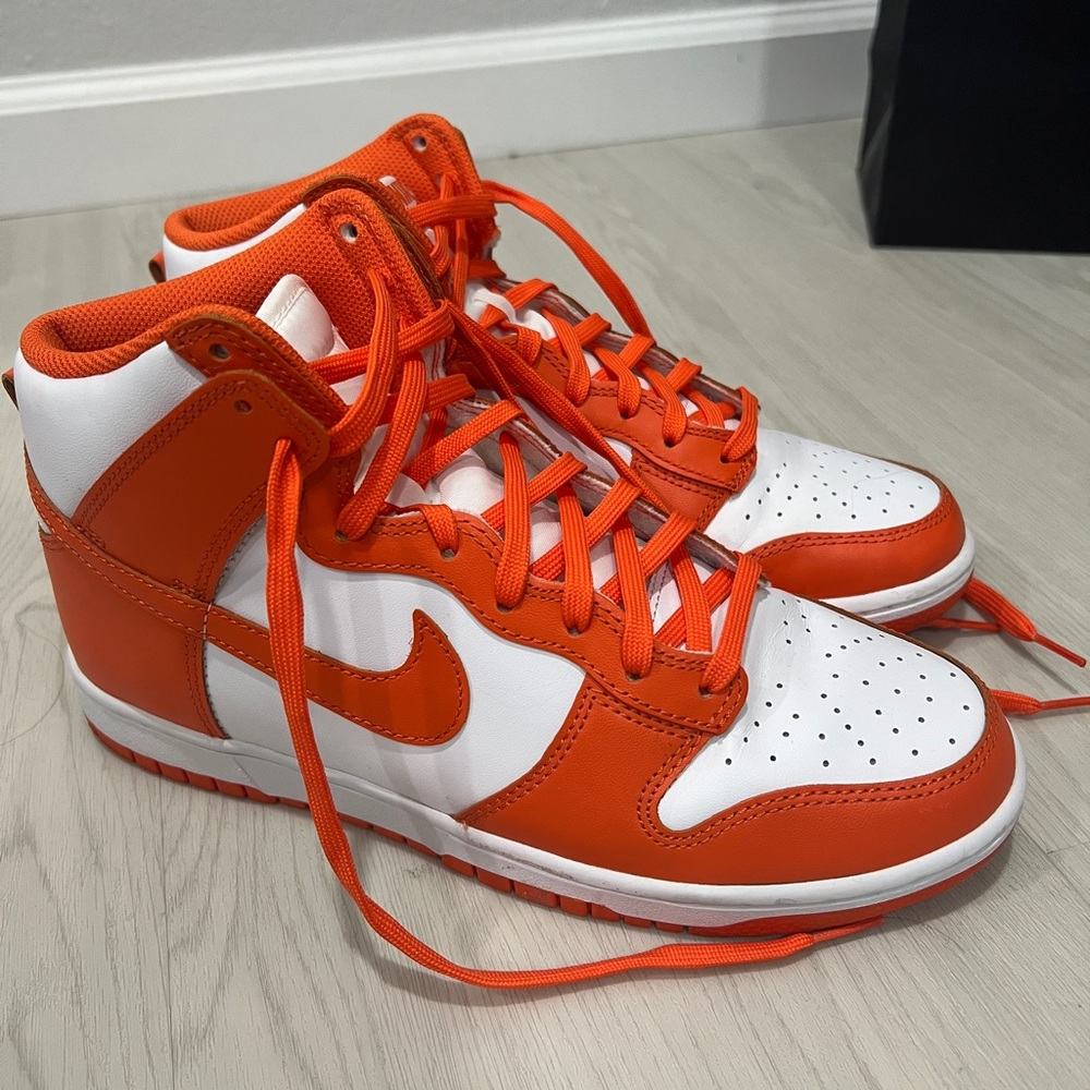 orange Nike High Top Dunk great condition 9.5W